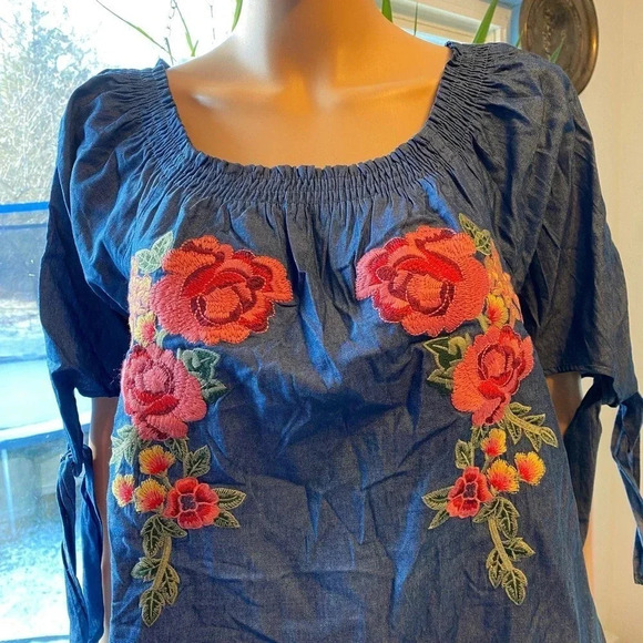 Limberence Co. Boho Chambre Florals Embroidered off shoulder Blouse Women Size L - Picture 5 of 6
